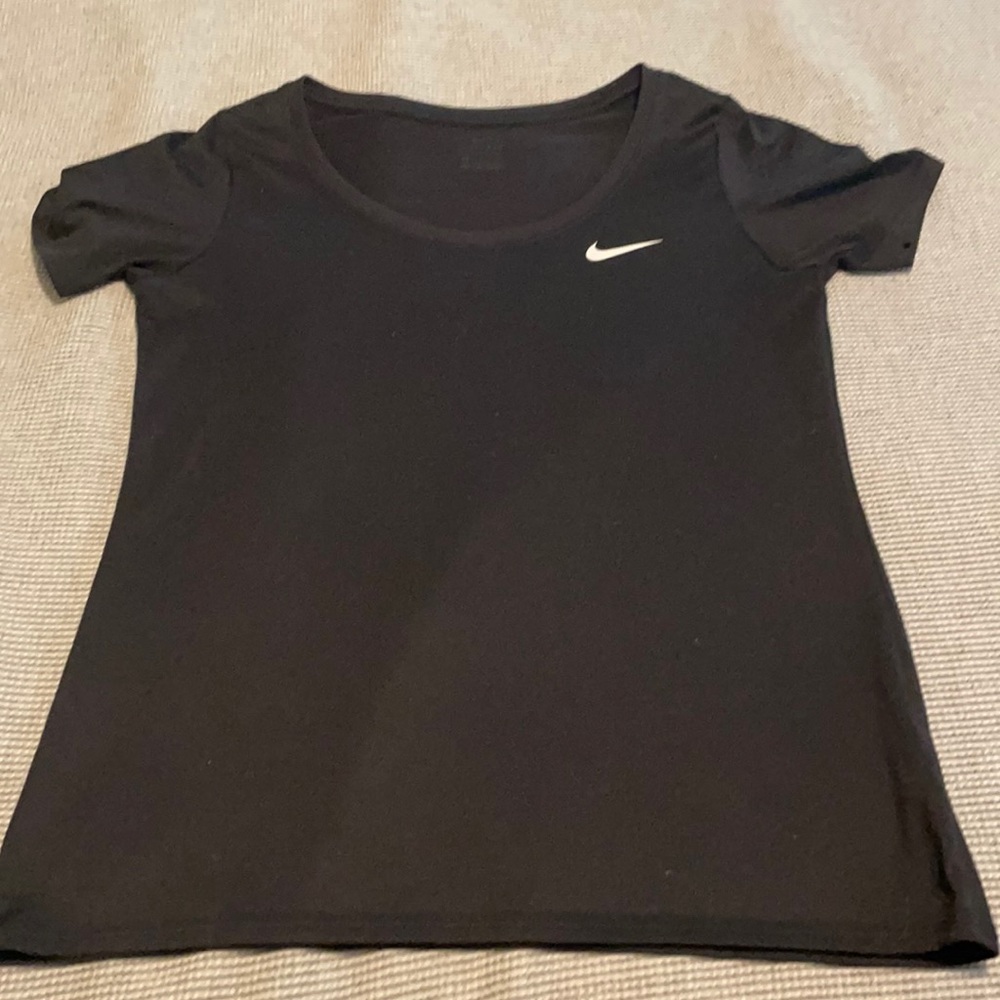Medium Nike Dri Fit tee